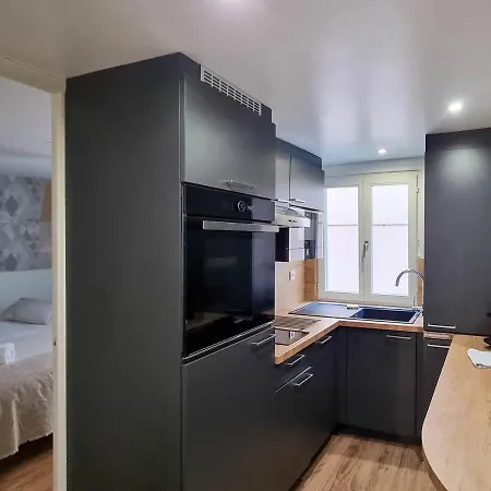 Travel Homes - Newgate 1, Elegant, Heart Of 아파트 콜마