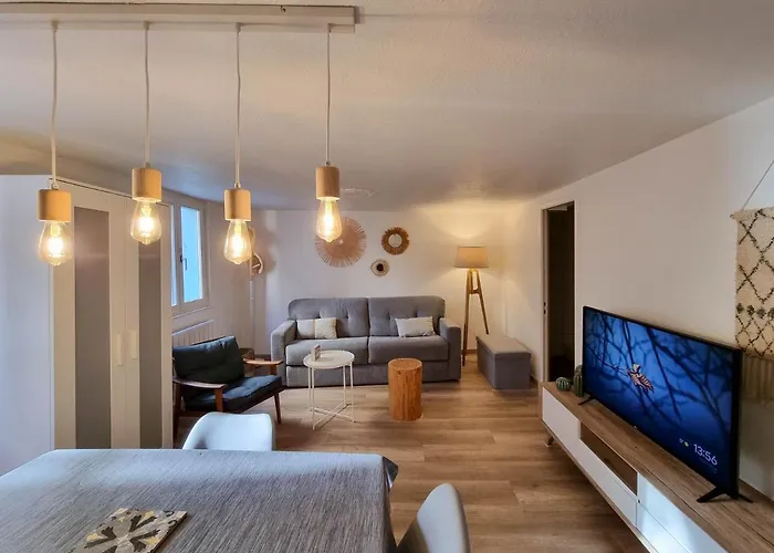 Travel Homes - Newgate 1, Elegant, Heart Of Daire