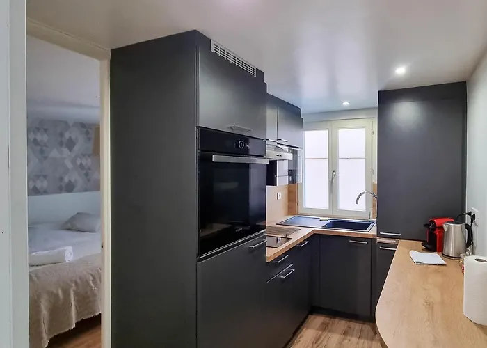 Travel Homes - Newgate 1, Elegant, Heart Of Daire Colmar