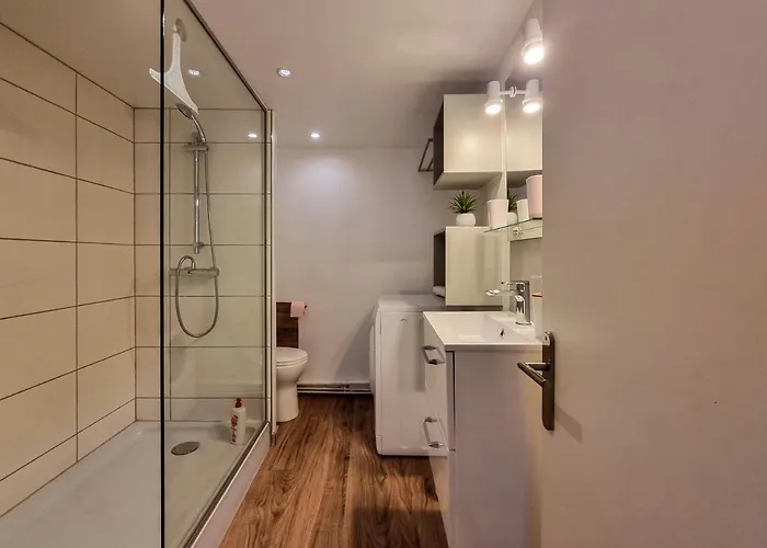 Travel Homes - Newgate 1, Elegant, Heart Of Daire